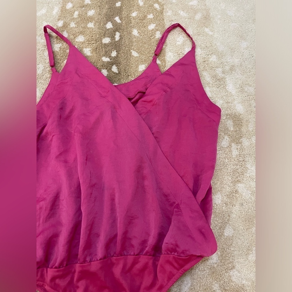 Fashion Nova pink polyester wrap snap button bodysuit women’s size large - Picture 5 of 6